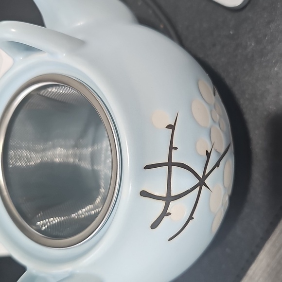 Japanese blue sky cherry blossom Sakura tea pot set pot and 2 cups - Picture 2 of 5